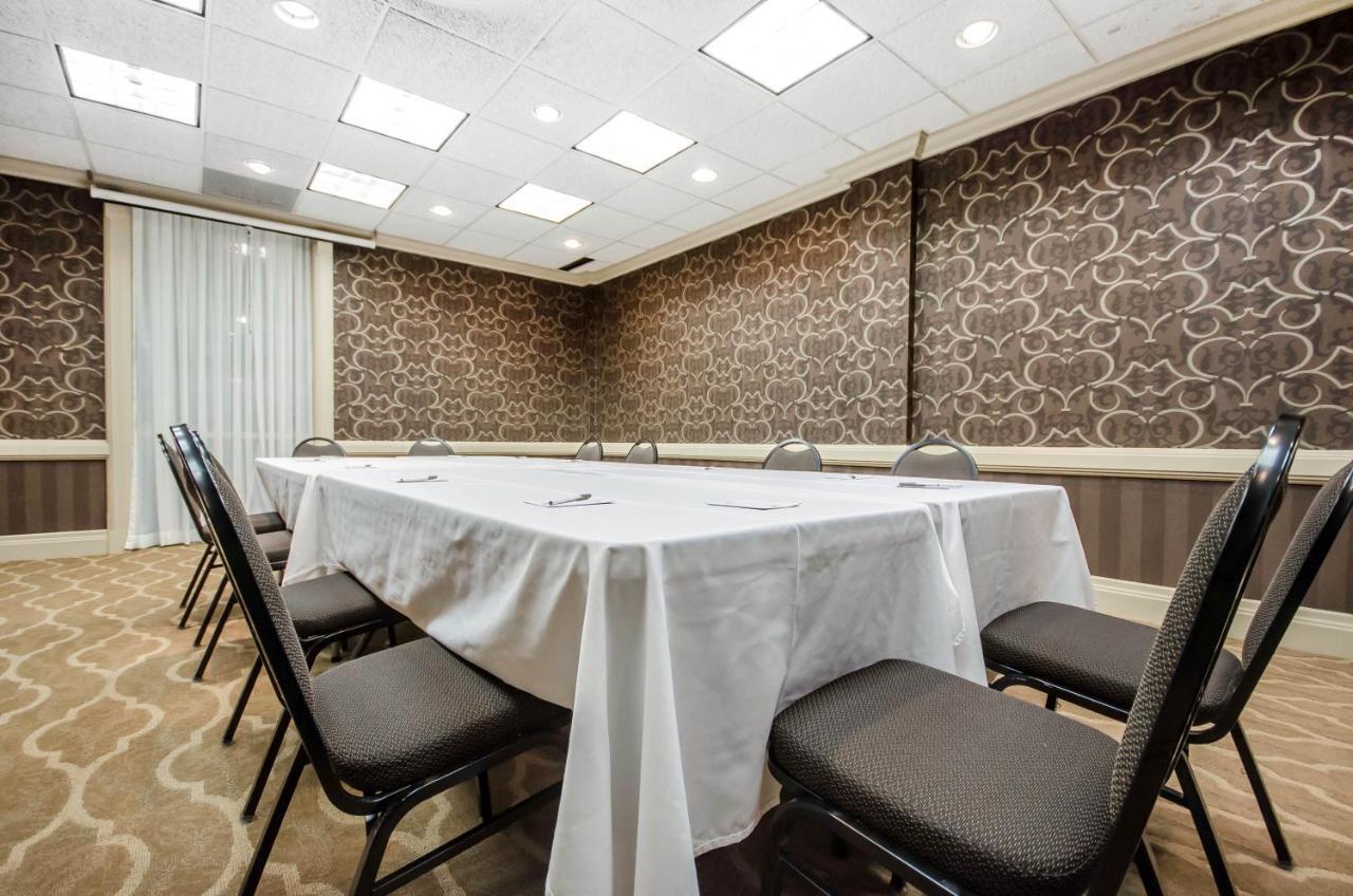 Hotel Radisson Louisville North