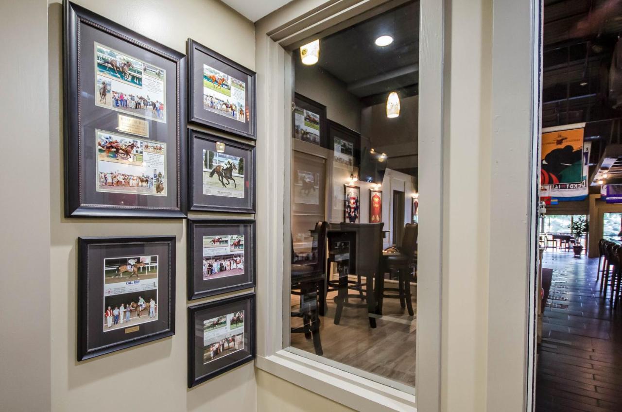 Radisson Louisville North Hotel 3*