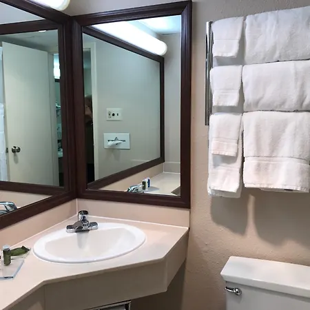 Radisson Hotel Louisville North Jeffersonville Room photo